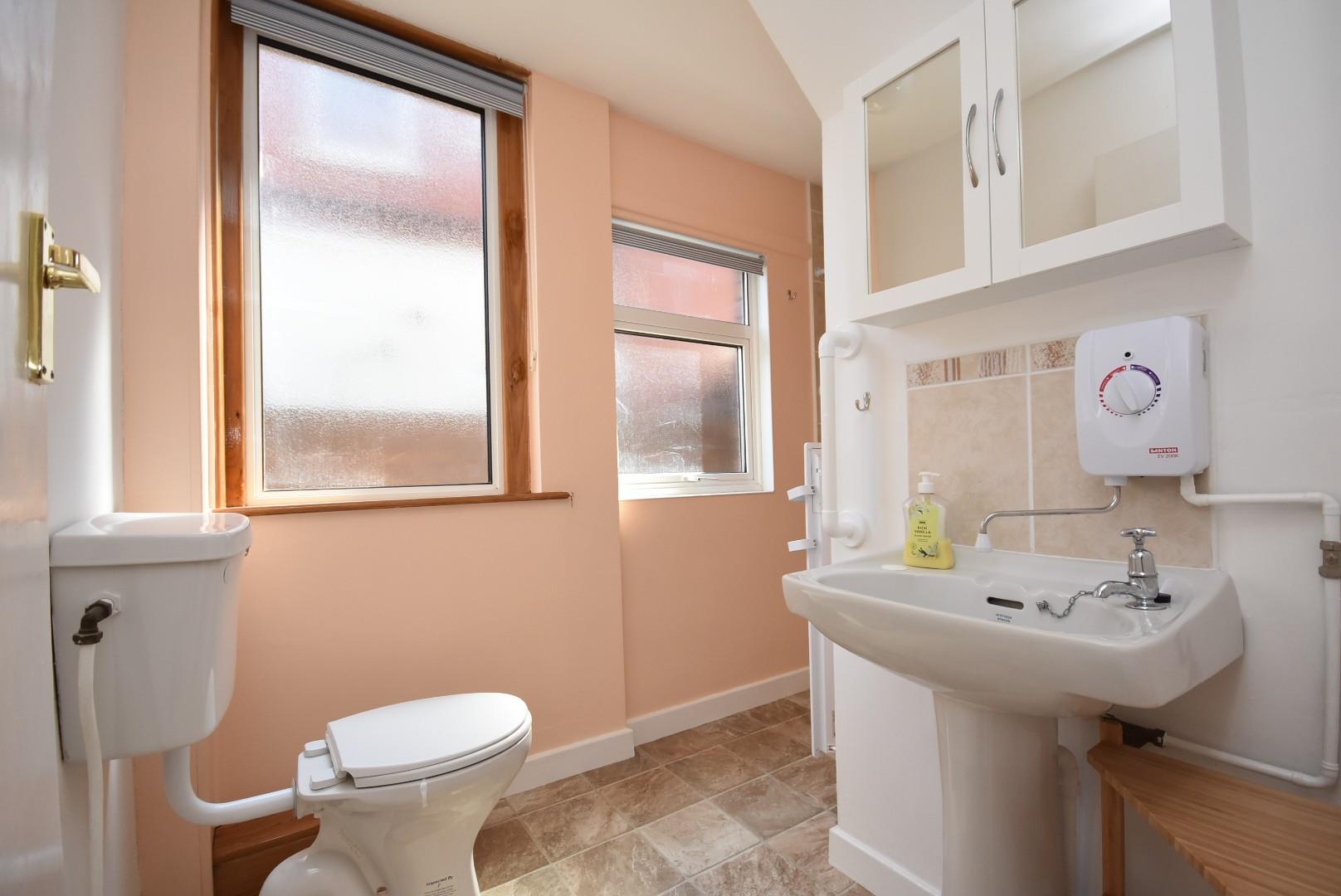 45 Baron Road, Penarth, Vale of Glamorgan, CF64 3UE